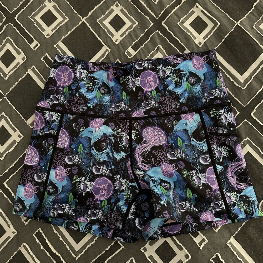 Like New CVG 2.5” shorts